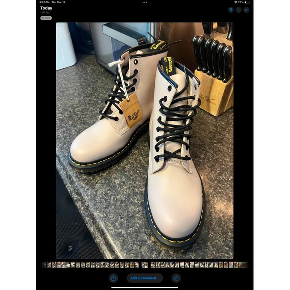 New DR. MARTENS 1460 SMOOTH LEATHER BOOTS - VINTAGE TAUPE - Picture 4 of 12